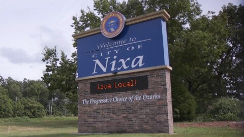 City of Nixa welcome sign