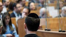 Jewish leaders, politicians and others attend a conference addressing the rise in antisemitic incidents across the United States at the Lincoln Square Synagogue in Manhattan on December 12, 2022 in New York City.  (Spencer Platt/Getty Images)