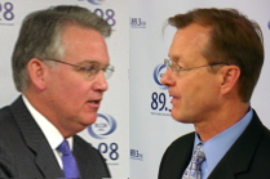 Democrat Jay Nixon (left) and his Republican opponent in the Missouri Governor's race, Kenny Hulshof.