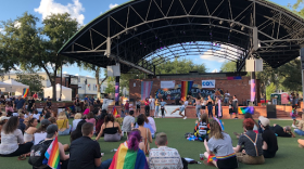 Festival de Pride en Bo Diddley Plaza (Laura Sejas/ Noticias WUFT)