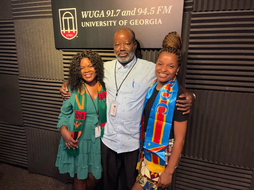 2022 Mandela Washington Fellows, Tikulirekuti Banda (Zambia), and Louise Kanza (DRC) with host, Akinloye