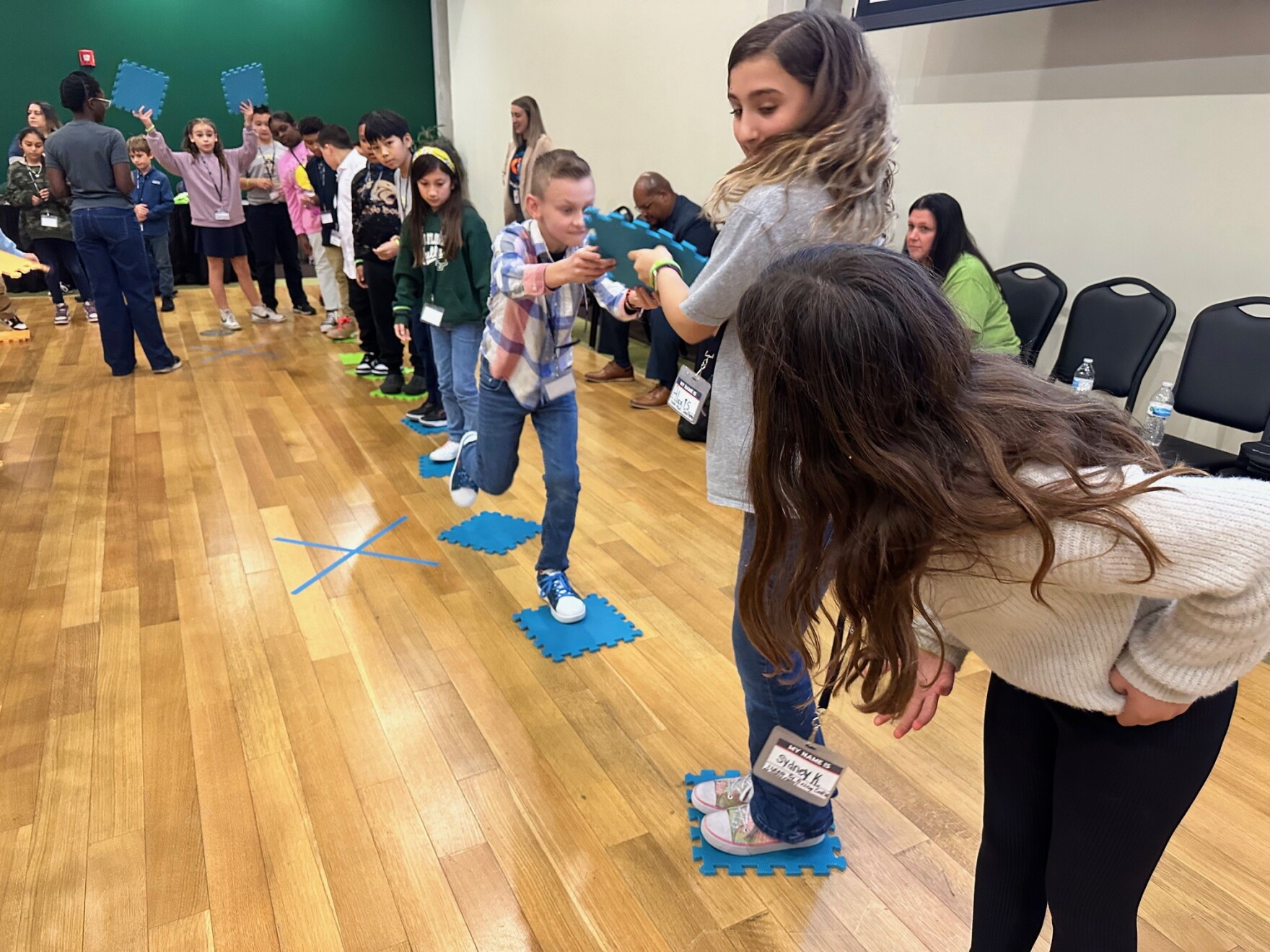 Pinellas County students learn about teamwork at a leadership summit | WUSF