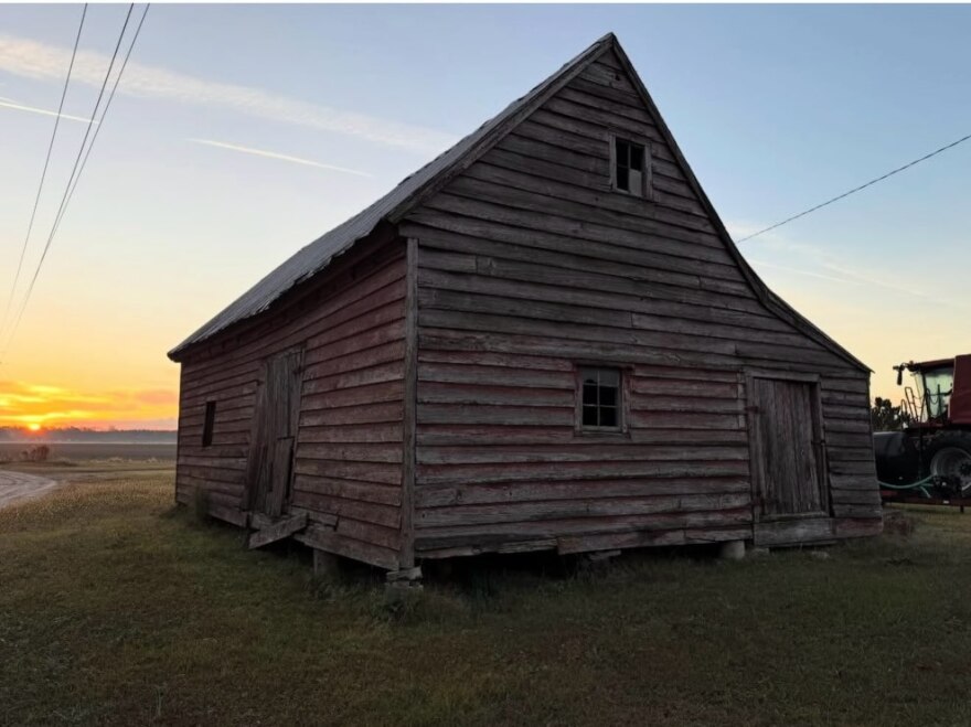 Using a process called dendrochronology—or tree-ring dating—experts have confirmed the timber used to build the house was harvested around 1760. That places its construction more than a decade before the signing of the Declaration of Independence.
