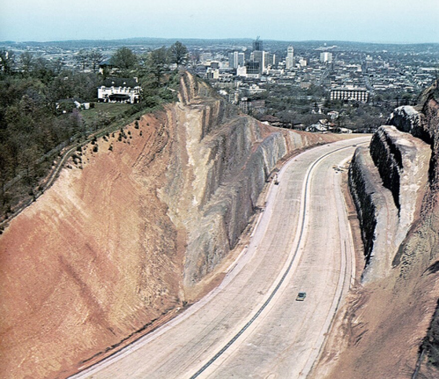 1970 Birmingham News photograph of the Red Mountain Cut