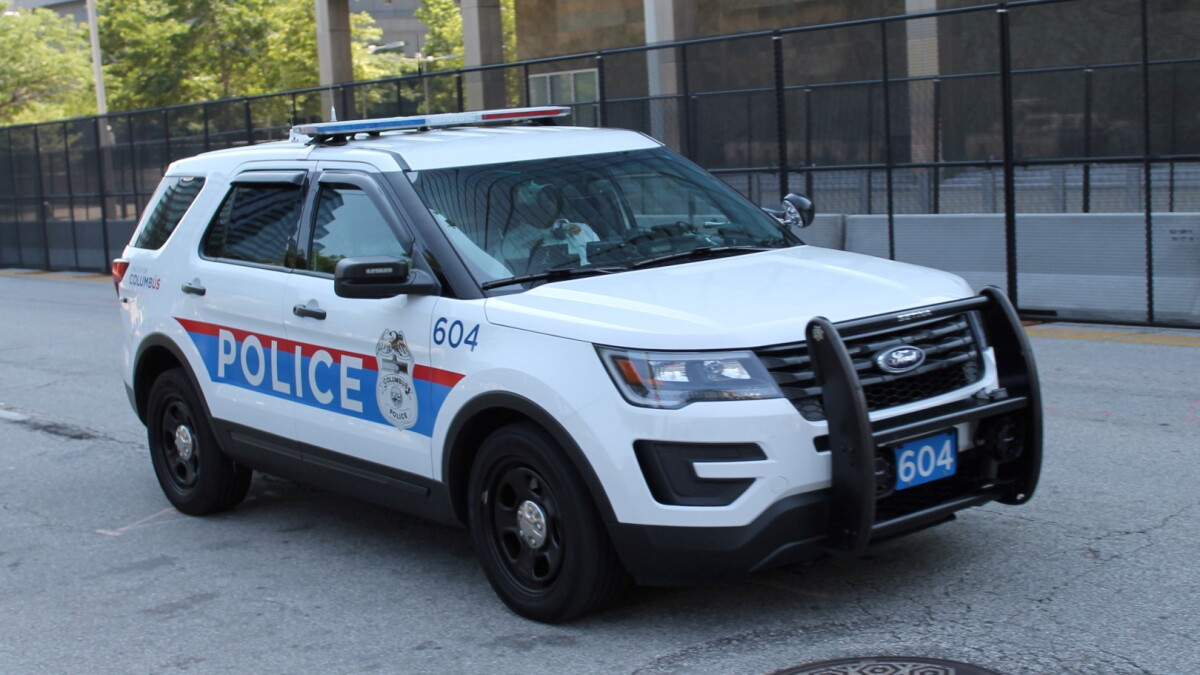 Columbus police: Man armed with knife dies after being shot by officer - Vimarsana News