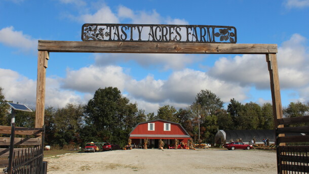 The entrance to Tasty Acres farm north of Springfield, Mo. (Photo taken October 16, 2026)