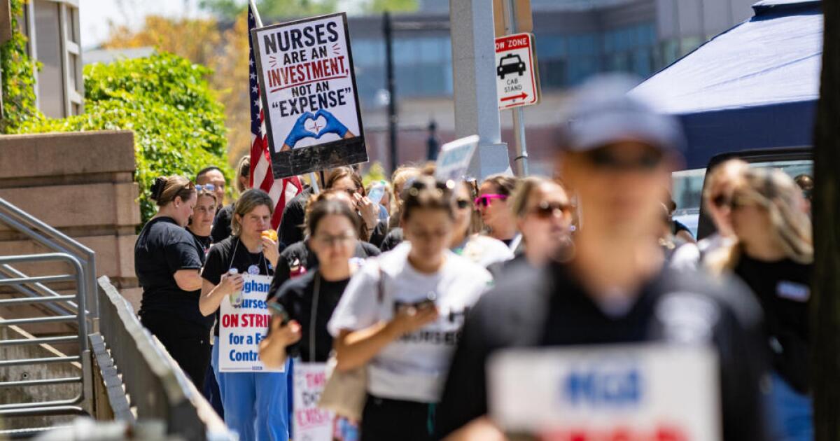 More than 4,000 nurses strike over wage dispute at Boston’s Brigham and Women’s Hospital