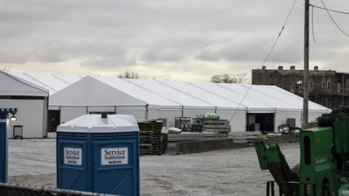 Pritzker rejects toxic migrant shelter site in Chicago's Brighton Park neighborhood - Vimarsana News