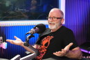 Glenn Swan appearing on an episode of The Warehouse.