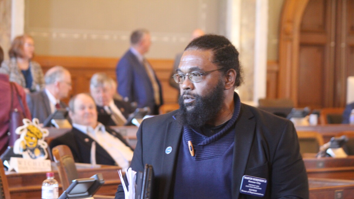 This Kansas Democrat helped pass transgender restrictions. He still enjoys support in his district - Vimarsana News