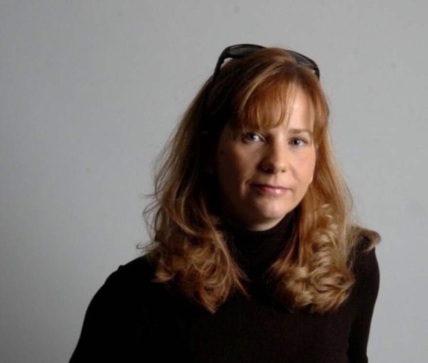 cropped-lori-jakiela-author-pic3.jpg