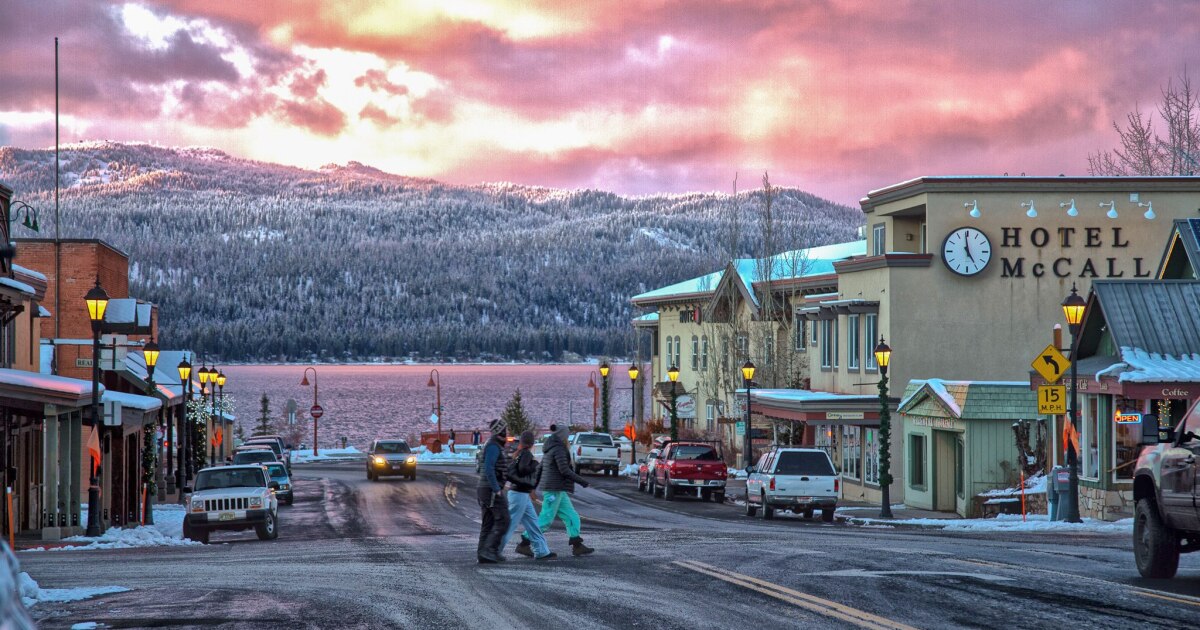 McCall's Payette Lake unlikely to freeze for the first time since 1934