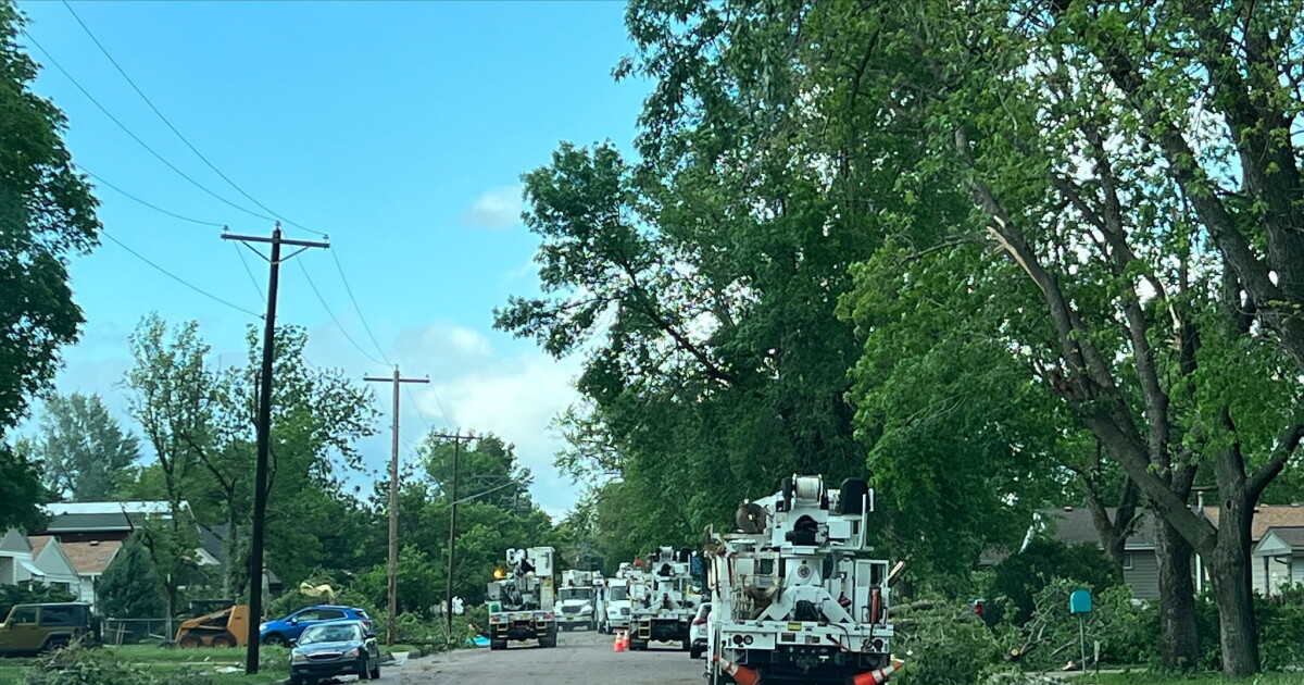 Strong winds lead to power outages in Northern Wisconsin and Upper ...