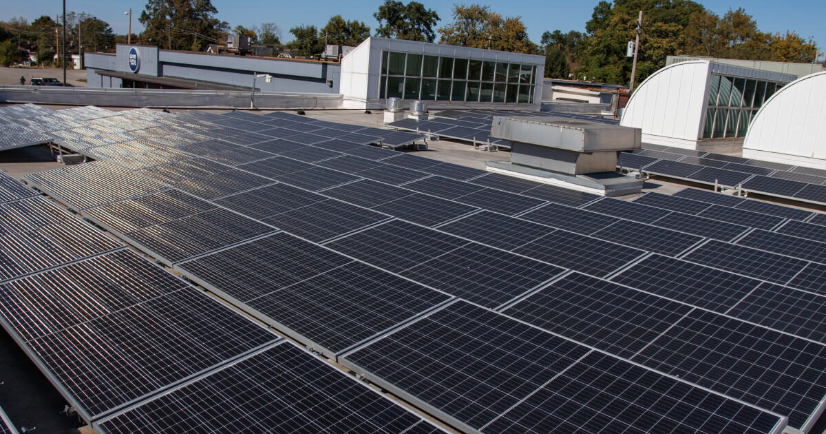 St. Louis Public Library saves money with new solar panels | STLPR