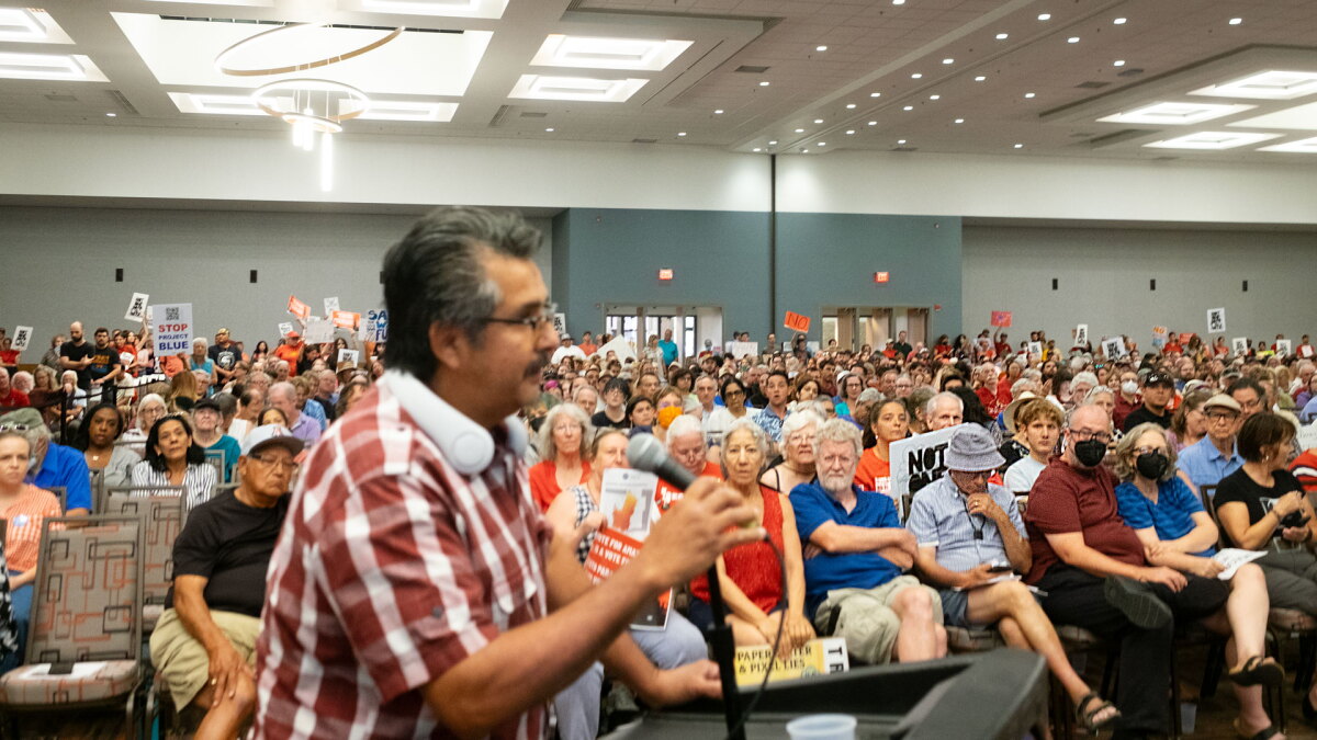 Photograph accompanying Tucson's utility vote led AWS to abandon its 290-acre Project Blue data center