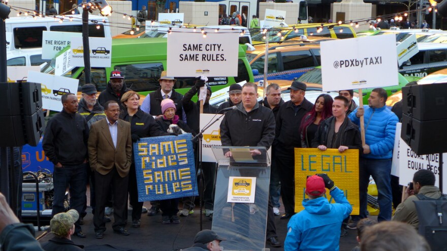 uber_versus_taxi_aaron_parecki_flickr.jpg