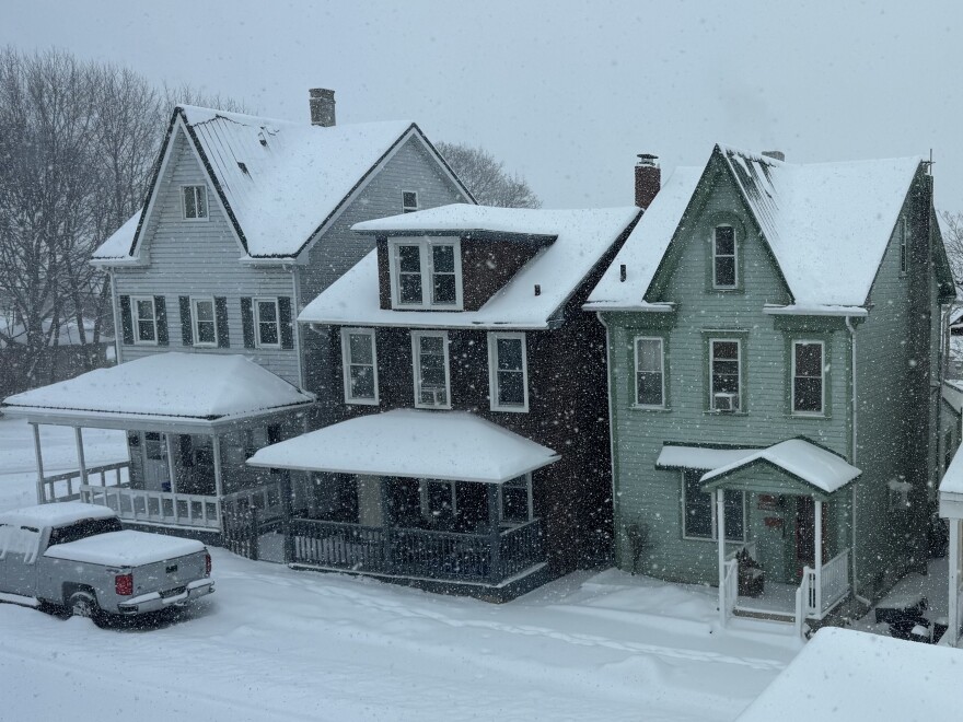 Snowy houses in Altoona, Pa.