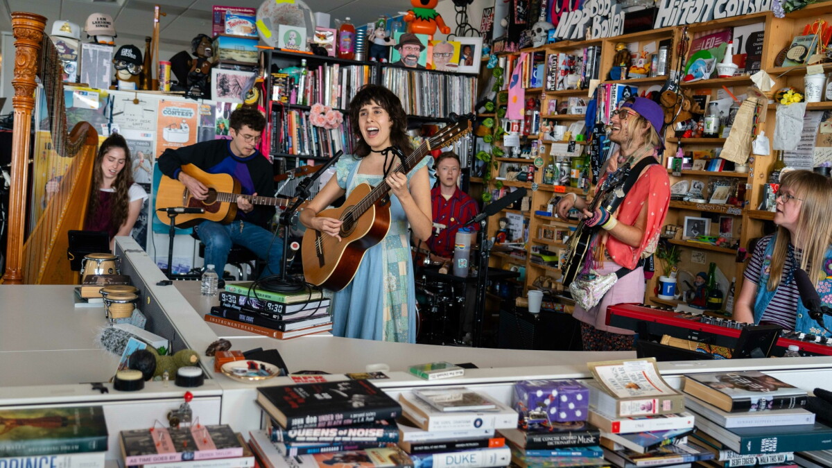 Little Moon: Tiny Desk Concert - Vimarsana News
