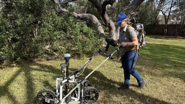 San Antonio Water System workers use a new advanced metal detection technology.
