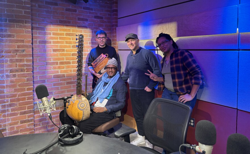 The Fabulous 413 is joined by Ablaye Cissoko and Cyrille Brotto for a Live Acoustic Session.