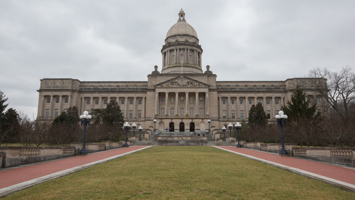 At Kentucky Capitol, halls get decked on the public dime - Vimarsana News