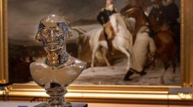 Alan Michelson's bust of George Washington at the MFA in Boston. (Robin Lubbock/WBUR)