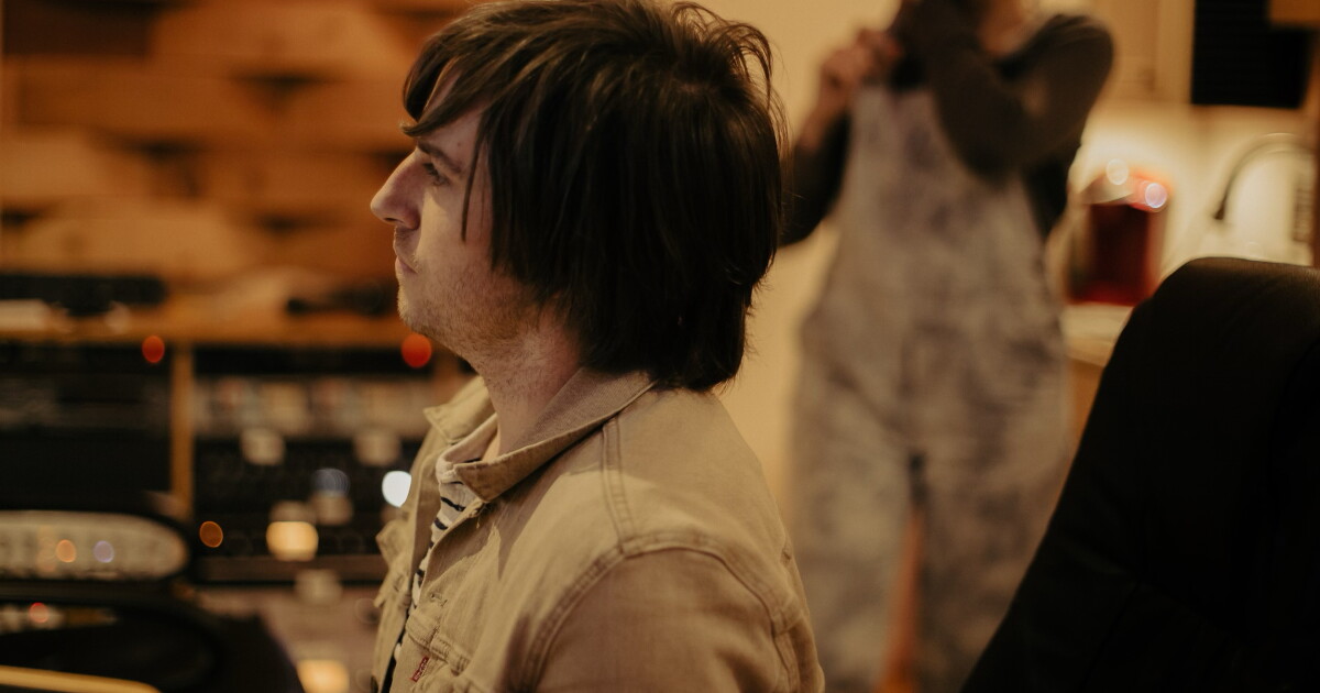 From A Tractor Shed Sean Sullivan Shapes Acoustic Americana