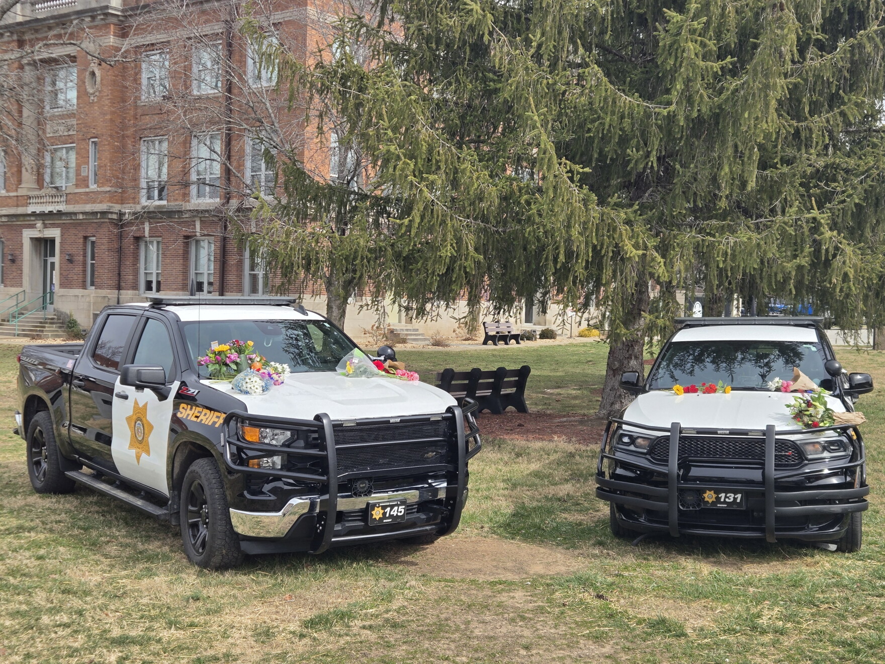 Christian County, Missouri, mourns two sheriff's deputies killed in ...
