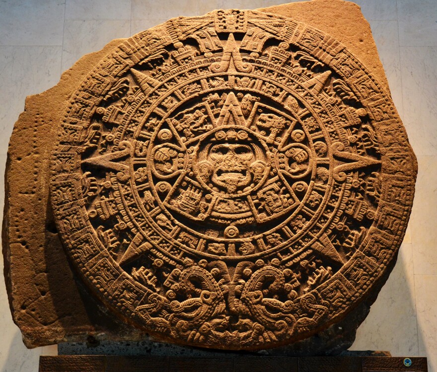 Aztec stone calendar 
