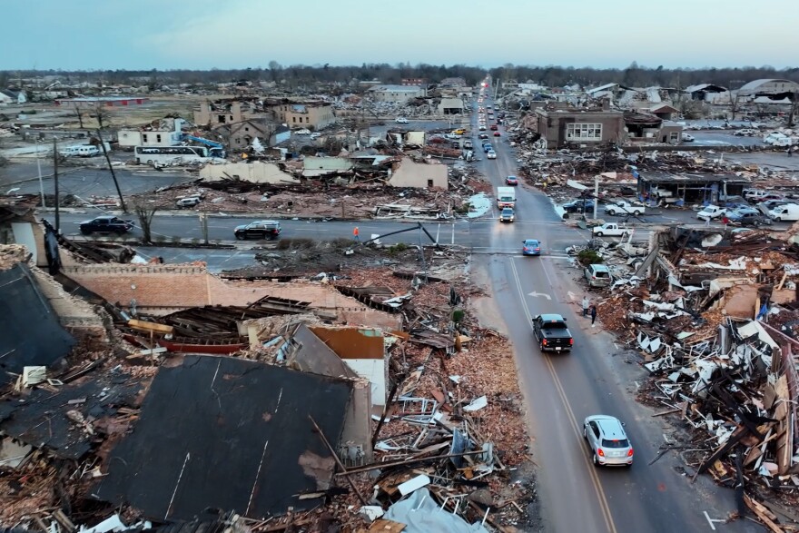 12-11-2021-mayfield-ky-at-least-high-end-ef4-damage--total-destruction--drone.00_00_08_01.still001_custom-8a0f2c4d30b710cfbbda939d40e4b36fe9731f14.jpg