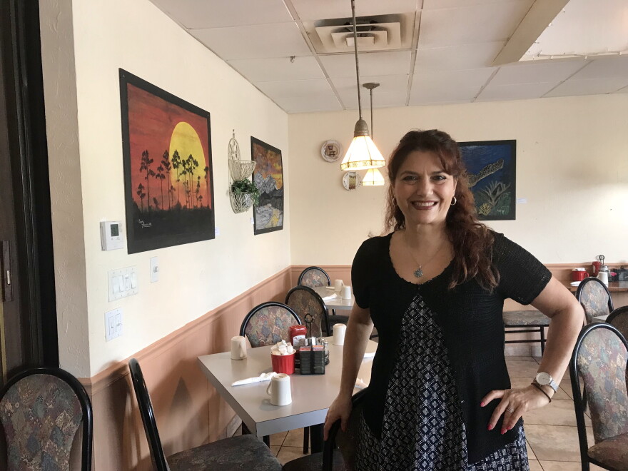 Emmy Louvaris co-owns Marlee's with her parents, Steve and Helen Mavromatis. The name Marlee is dedicated to Louvaris' niece. 