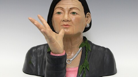 Sculptor of U.S. Sen. Mazie Hirono signing in American Sign Language.