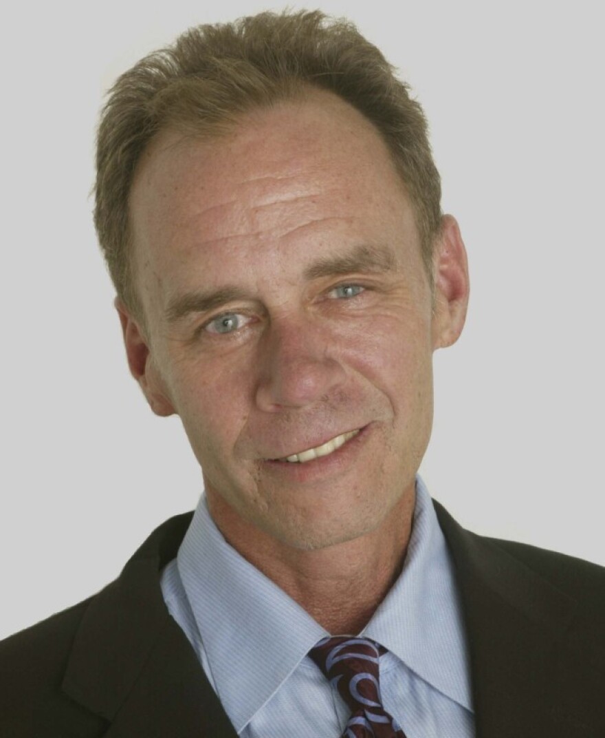 <p>David Carr writes the <a href="http://topics.nytimes.com/topics/news/business/columns/media_equation/index.html">Media Equation column</a> for <em>The New York Times</em>. </p>