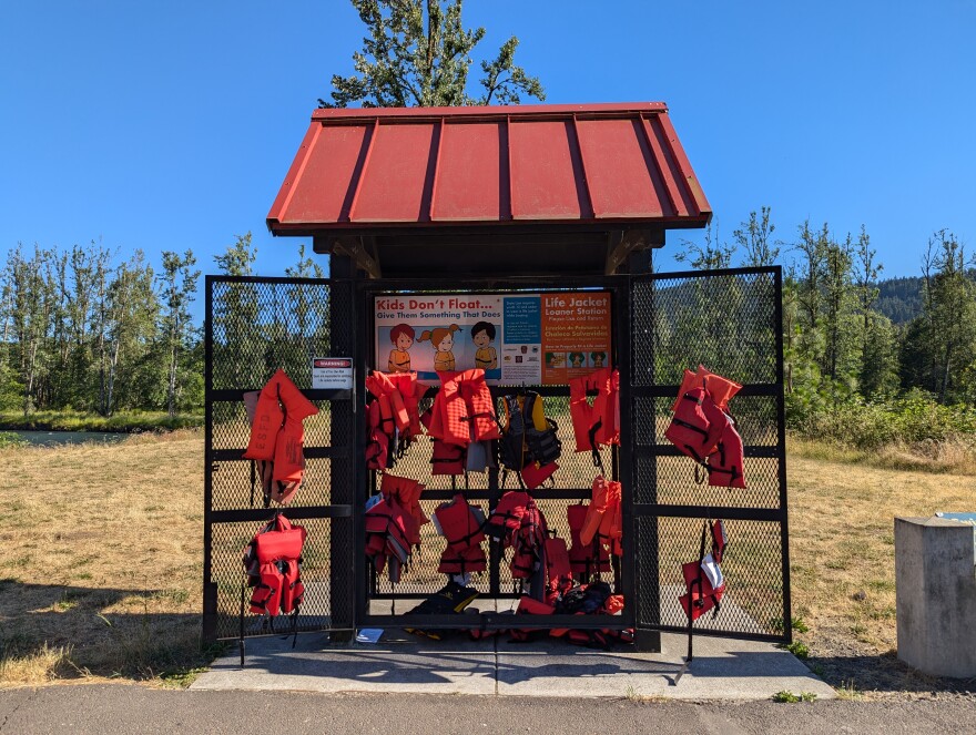 A free life jacket loaner station is available at Clearwater Park for community members who need a properly fitting life jacket before entering the water. Borrowed life jackets should be returned after use so they remain available to others.
