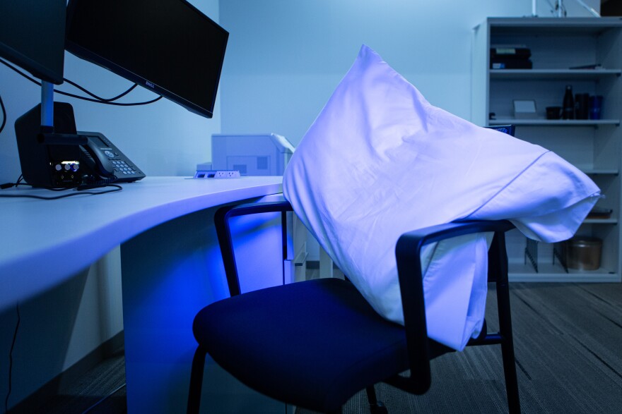 Being able to fall asleep in random places, like your desk, isn't a good thing. It takes a well-rested, healthy person about 15 to 20 minutes to fall asleep, says Robbins.
