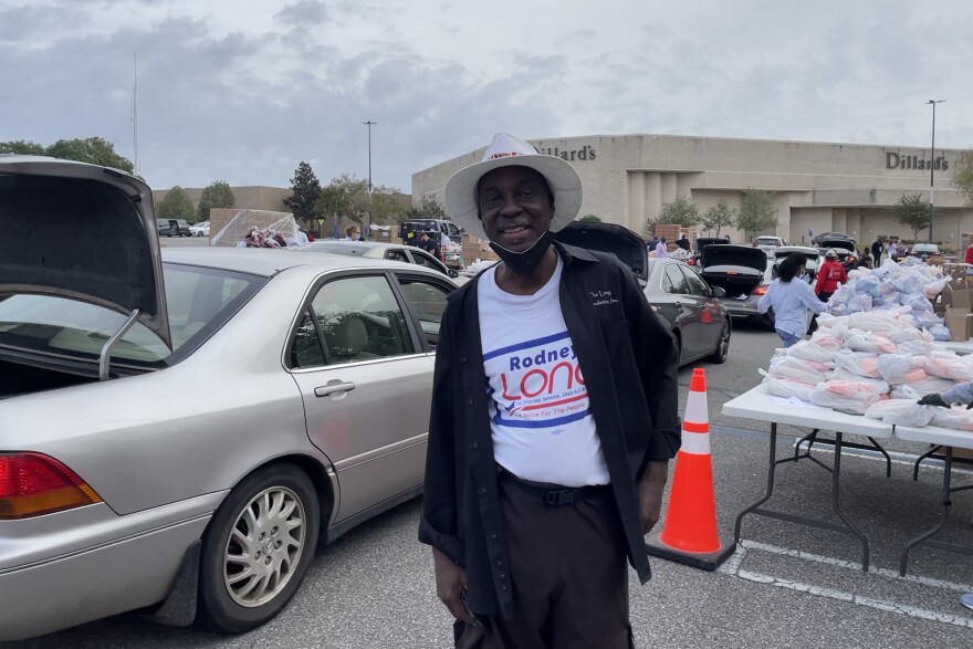 Rodney Long thanksgiving food drive