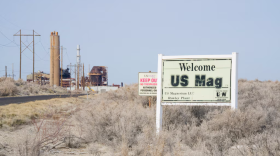 Welcome to US Mag sign.