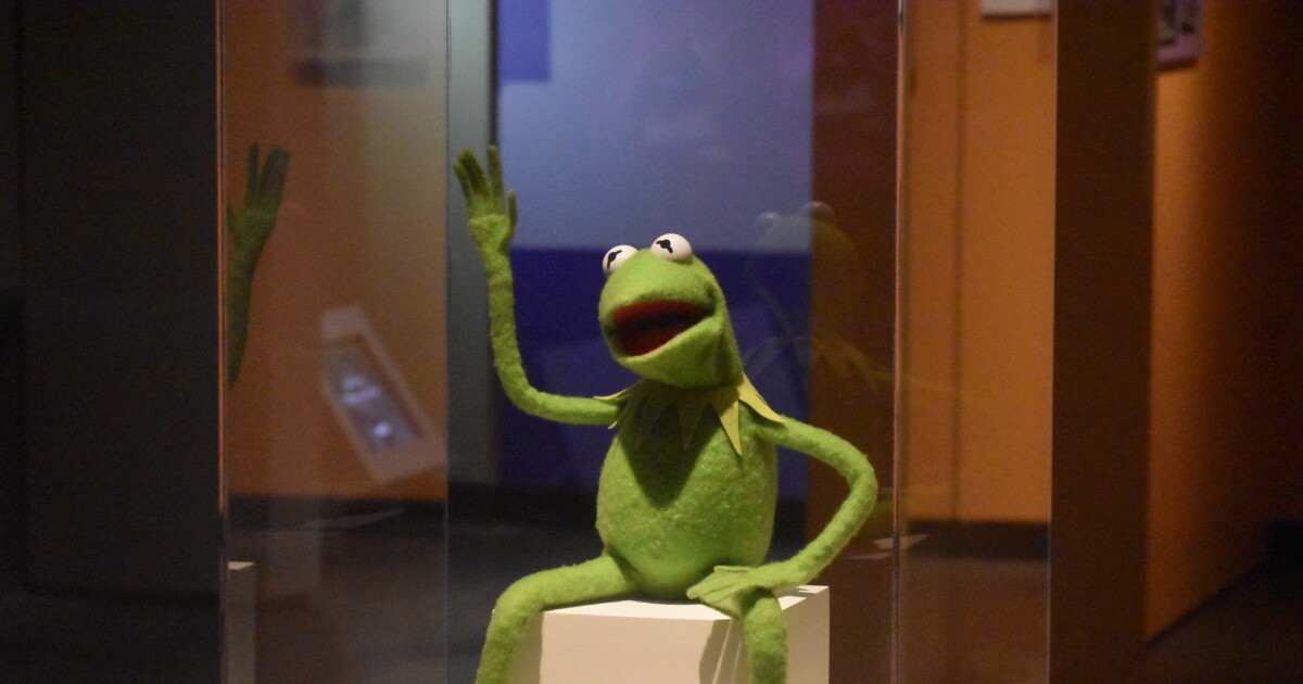 Kermit the Frog joins Abraham Lincoln for a pair of Peoria Riverfront ...