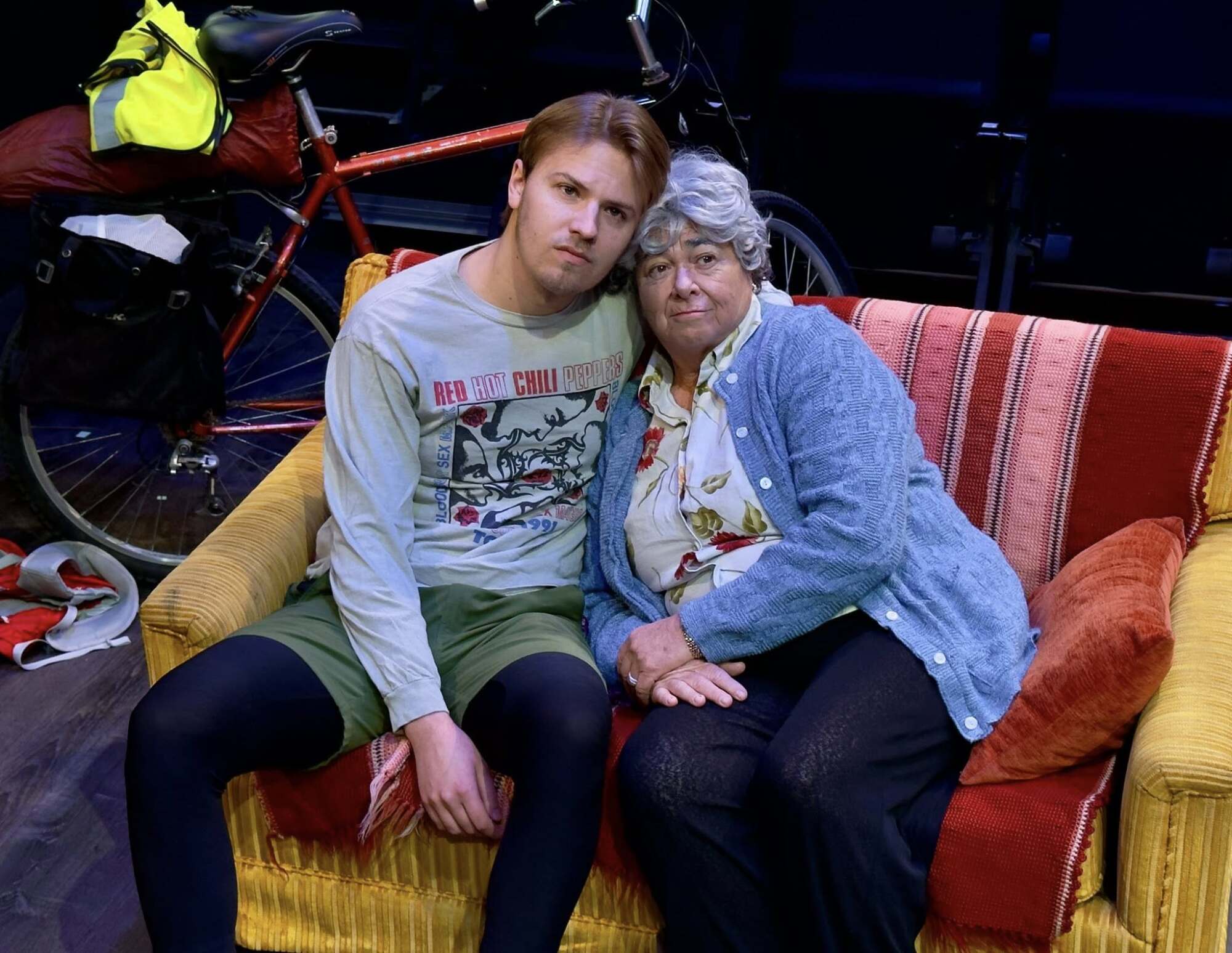 Players Circle Theater performs Pulitzer-nominated family drama “4,000 Miles” episode artwork