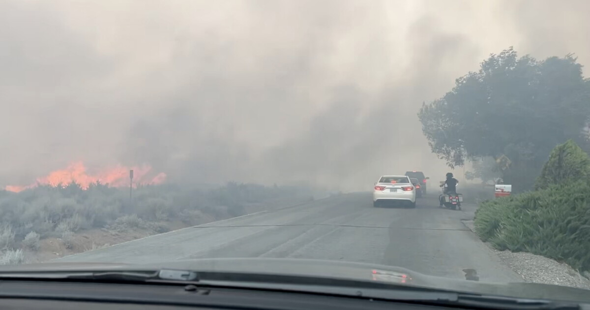 Residents describe horrifying scene evacuating from the Hawk Fire