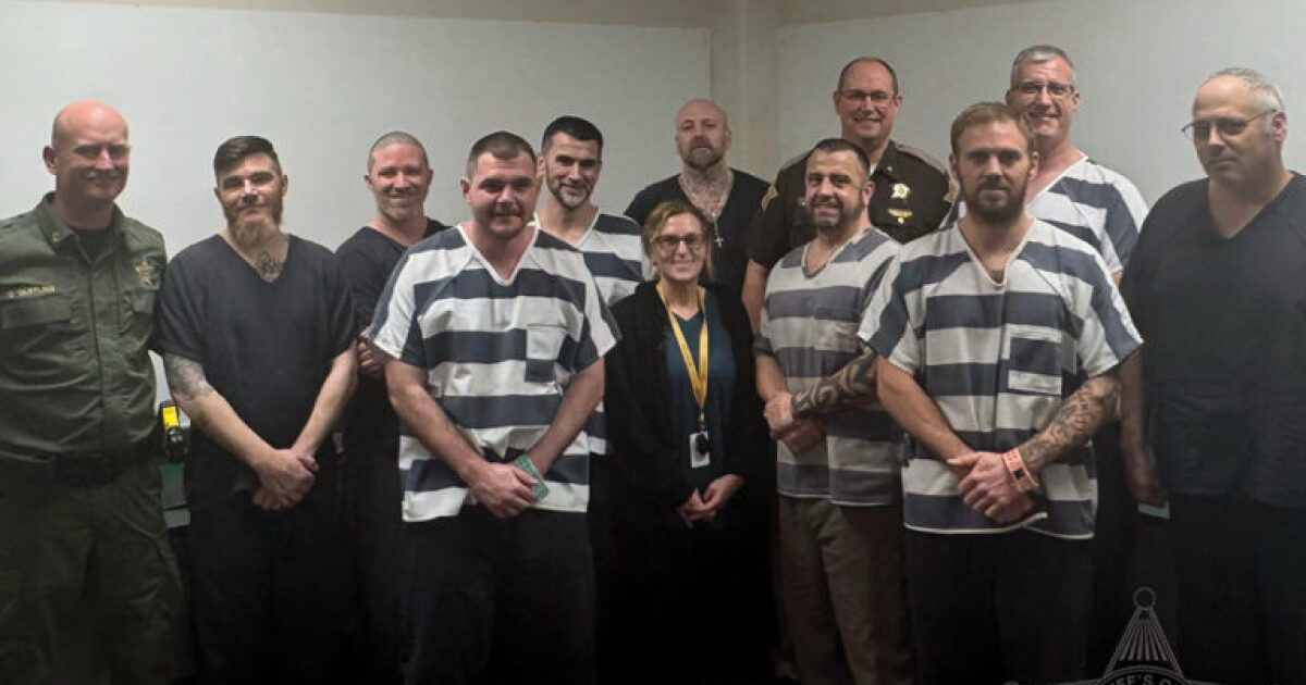 Sheriff Touts Inmates, Therapy Program