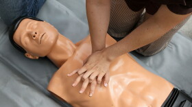 Experts say hands-only CPR can help save a life. (Justin Sullivan/Getty Images)