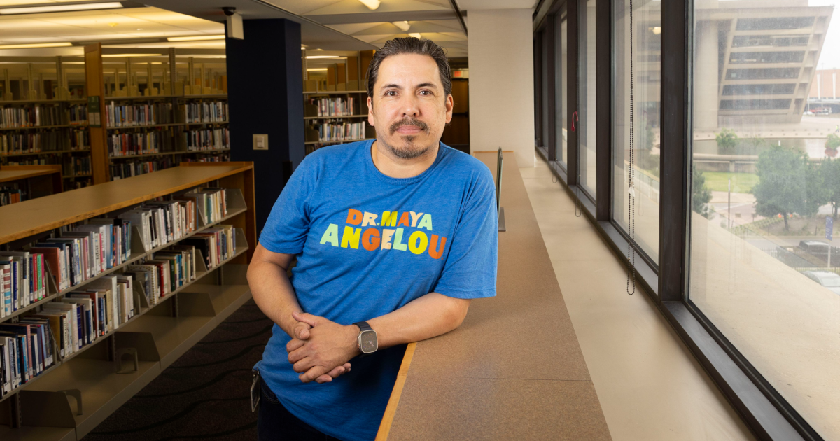 4 poetry tips from Dallas Poet Laureate Joaquín Zihuatanejo KERA News