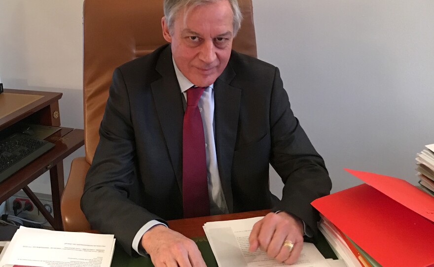 Christian Noyer, former head of Banque de France, is working to promote Paris as a financial center competitive with London.
