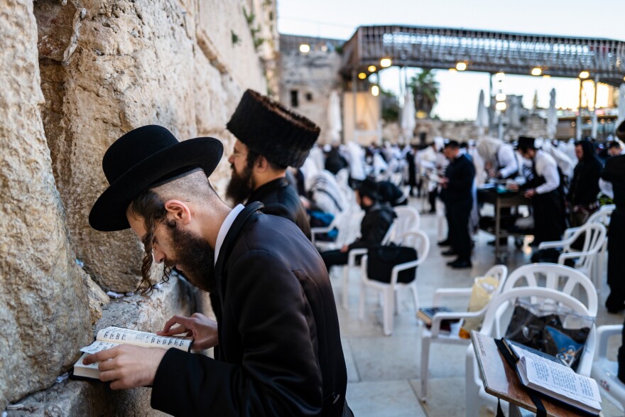 Photos Jerusalem s Sacred Crossroads Endures In A Time Of War photos-jerusalem-s-sacred-crossroads-endures-in-a-time-of-war