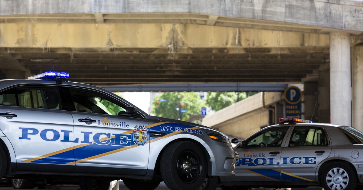 Report: Louisville’s voluntary police reform effort remains in early stages