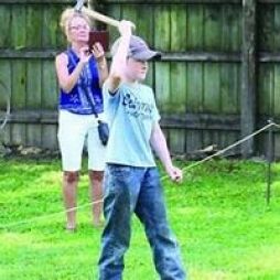 Tomahawk throwing at the Linden House