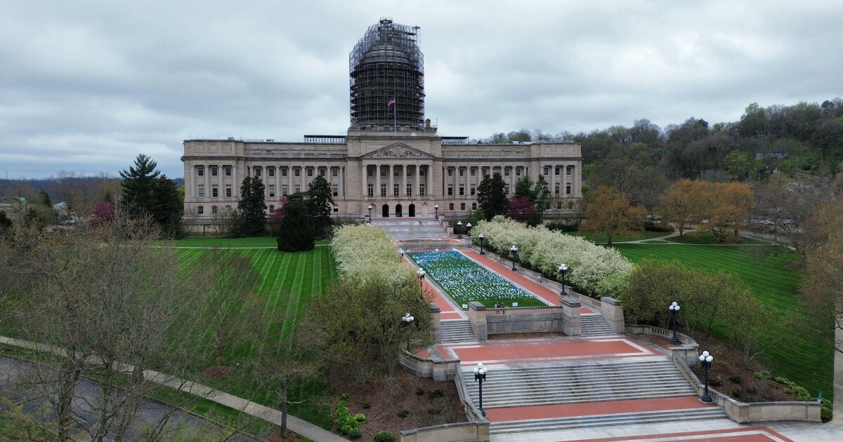 Here's how Kentucky's suburban democrats are faring ahead of midterms
