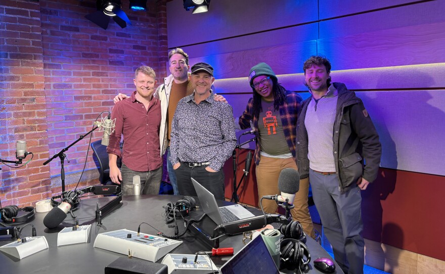 The Fabulous 413 is joined by band Socks in the Frying Pan for a live acoustic session.