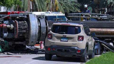 Construction machinery collapsed onto several cars in Miami’s Brickell neighborhood on Monday, Sept. 14, 2026. Carl Juste Read more at: https://www.miamiherald.com/news/local/community/miami-dade/article317236261.html#storylink=cpy